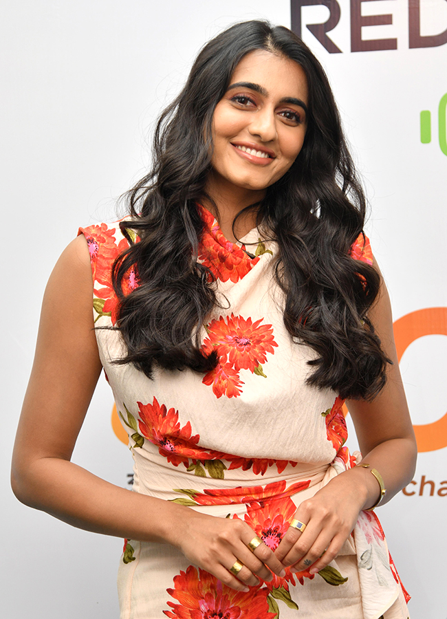 Actress Maanasa Choudhary Launches Xiaomi REDMI Note 17 5G Cellbay Hyderabad3