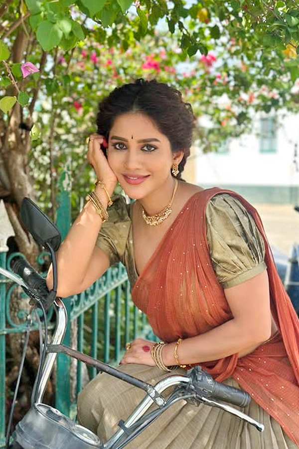 Actress Nabha Natesh Latest Stunning Looks: Photos2