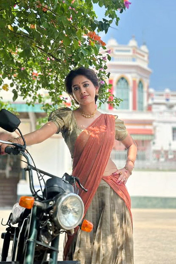 Actress Nabha Natesh Latest Stunning Looks: Photos5