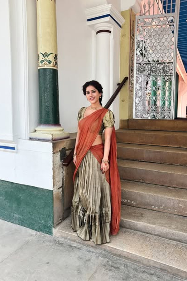 Actress Nabha Natesh Latest Stunning Looks: Photos6