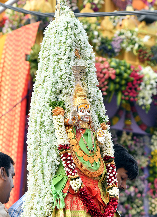 Hyderabad : Lal Darwaza Bonalu 2026 HD Photos19