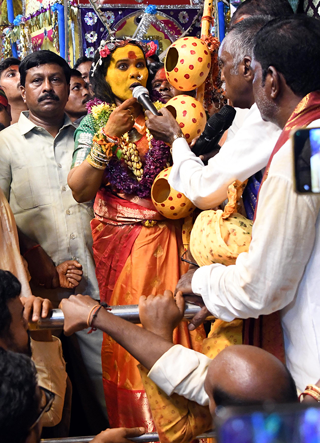 Hyderabad : Lal Darwaza Bonalu 2026 HD Photos23