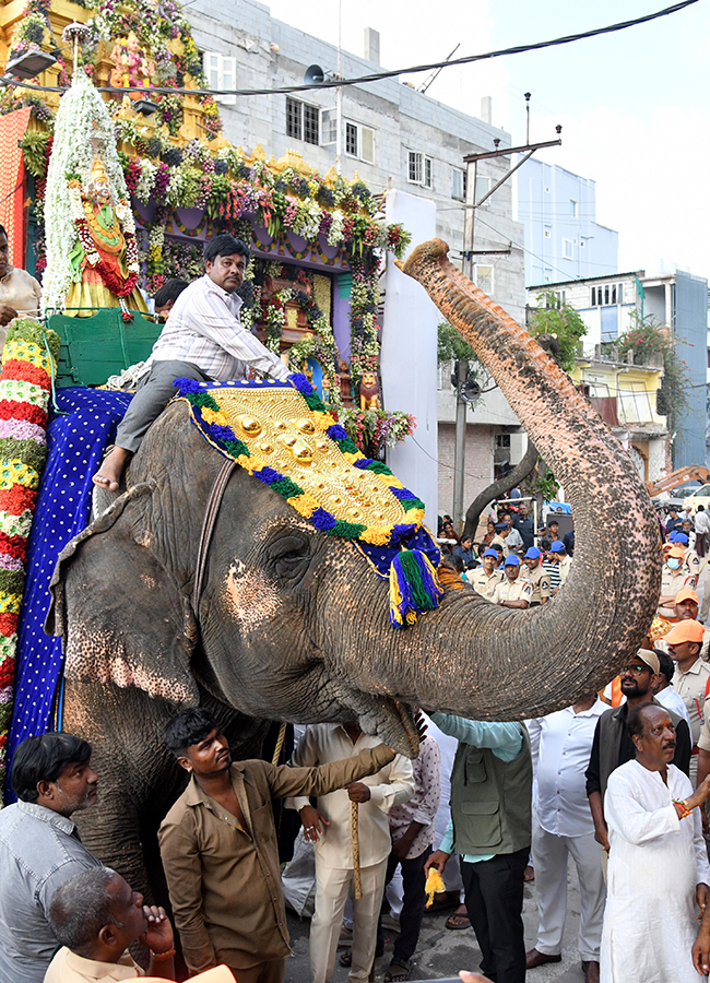 Hyderabad : Lal Darwaza Bonalu 2026 HD Photos31