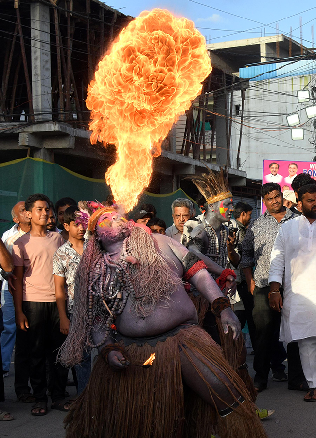 Hyderabad : Lal Darwaza Bonalu 2026 HD Photos33