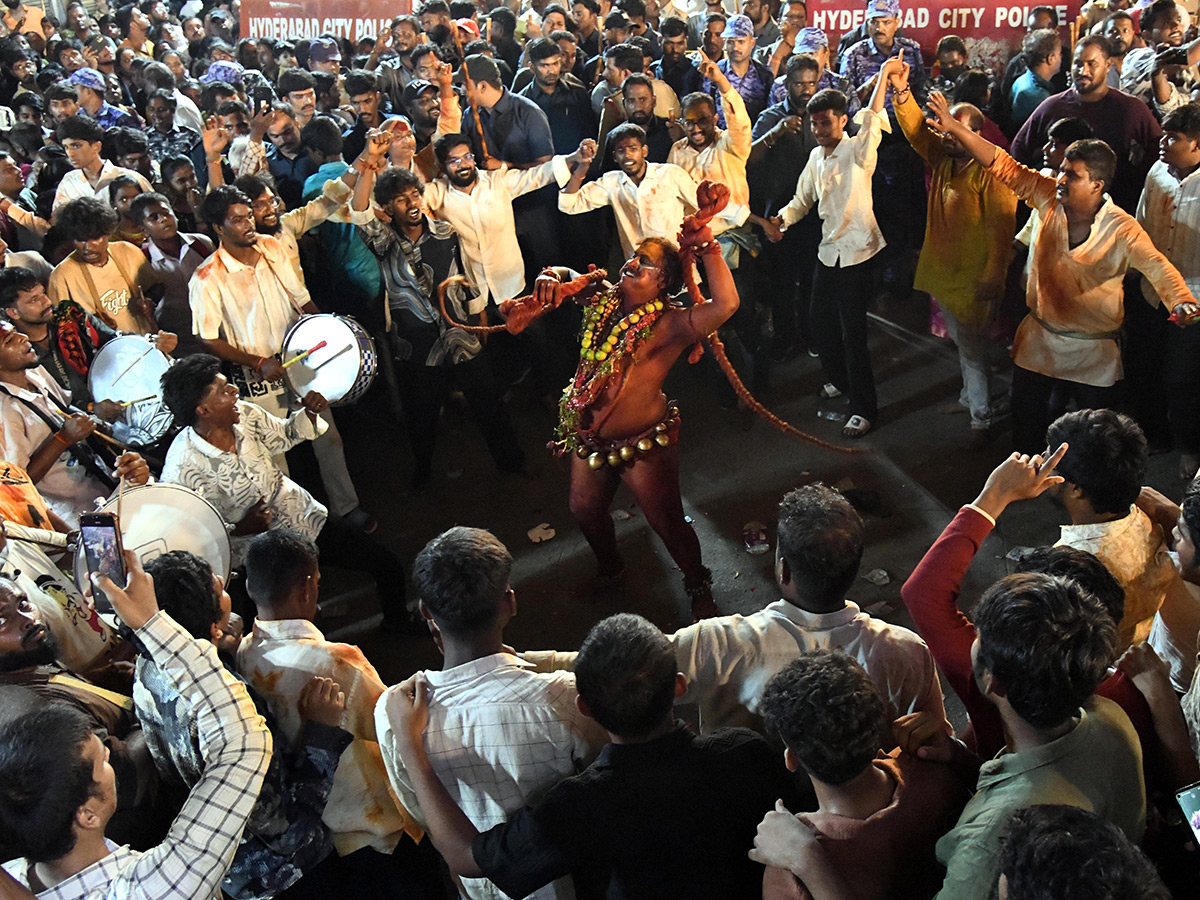 Hyderabad : Lal Darwaza Bonalu 2026 HD Photos9