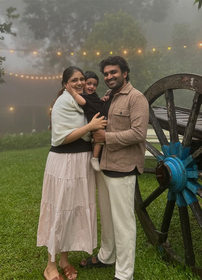 Kiran Abbavaram Family Tour Viral Photos2
