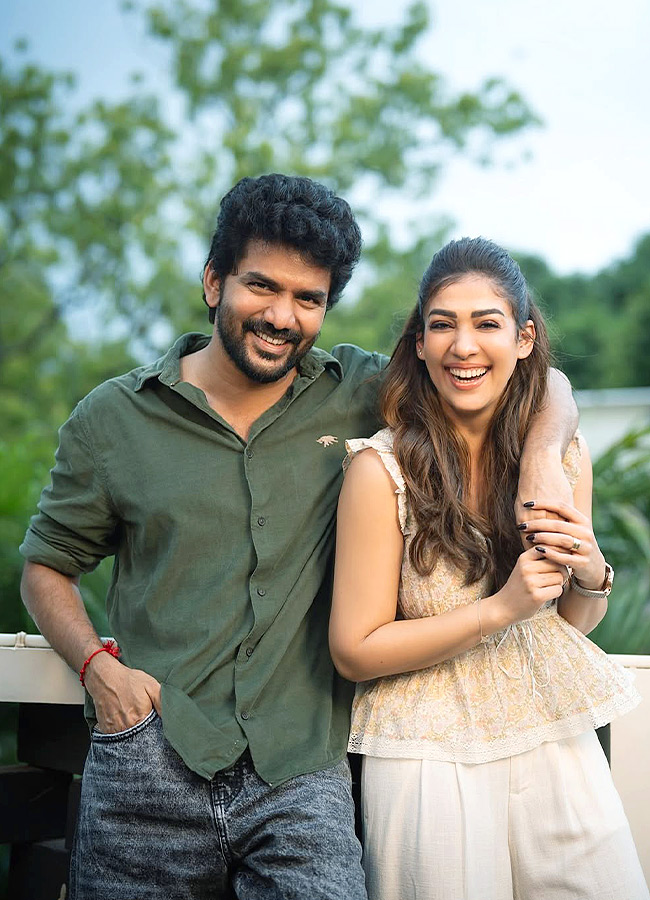 Nayanthara Love Filled Poses with Young Hero Photos2