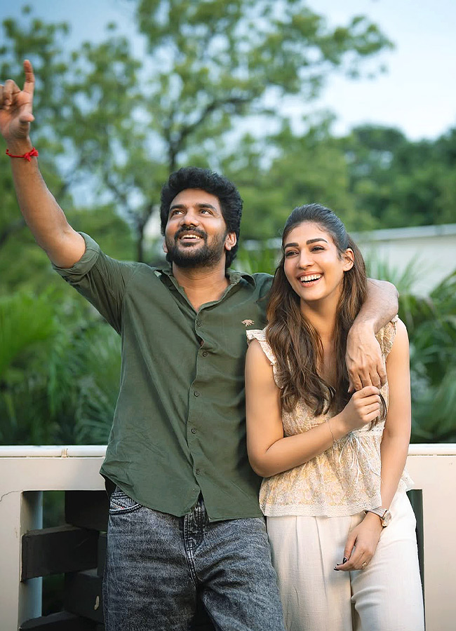 Nayanthara Love Filled Poses with Young Hero Photos6