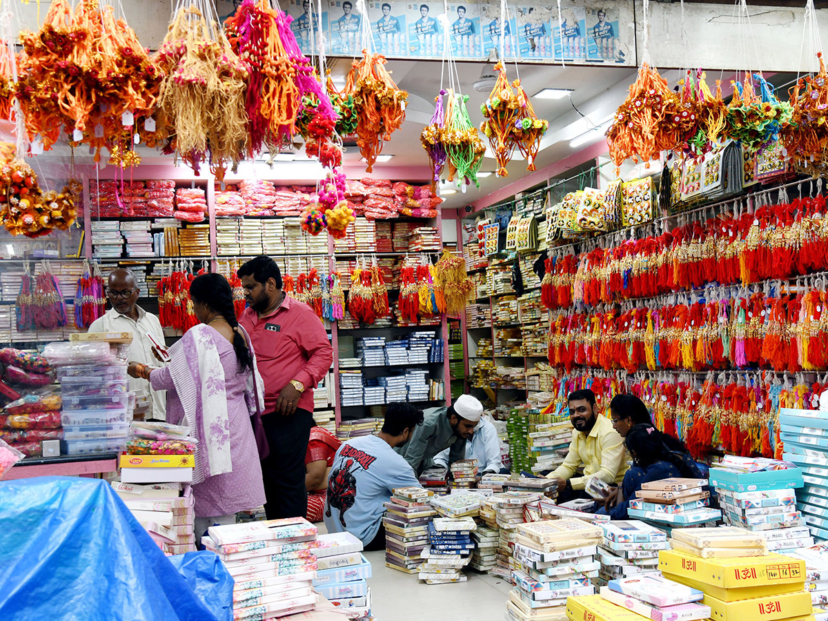 Rakhi festival buzz begins in Hyderabad shops2