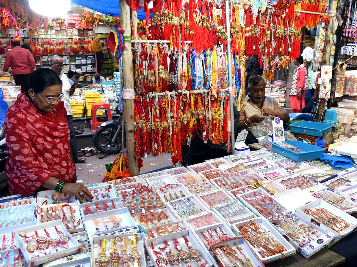 Rakhi festival buzz begins in Hyderabad shops3