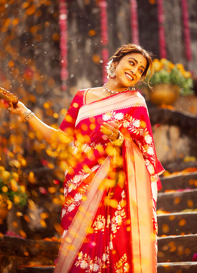 Russian Summer Getaway Shriya Stunning Vacation Moments8