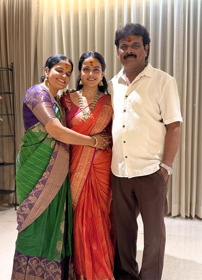 Vaishnavi Chaitanya Bonalu 2026 Celebrations With Family Viral Photos10