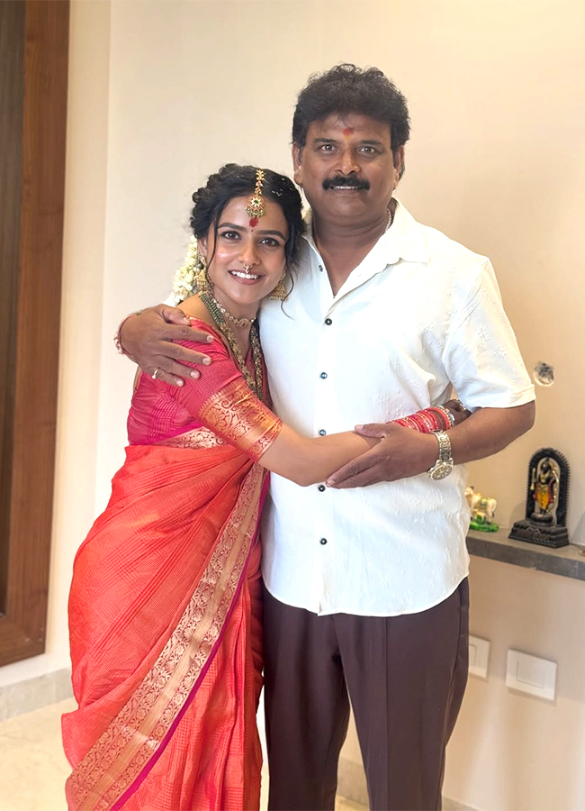 Vaishnavi Chaitanya Bonalu 2026 Celebrations With Family Viral Photos5