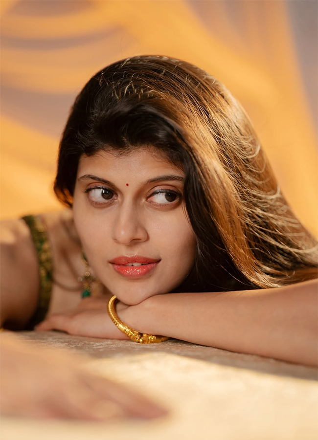 Malliswari Movie Child Artist Greeshma Nethrikaa Exclusive Photos20