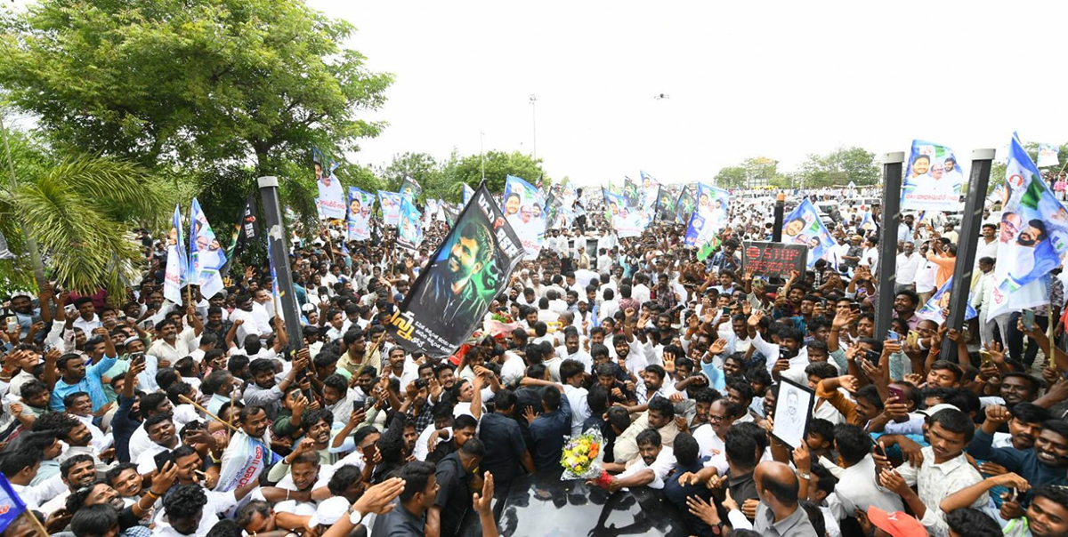Massive Crowd For YS Jagan Kurnool Tour HD Photos13