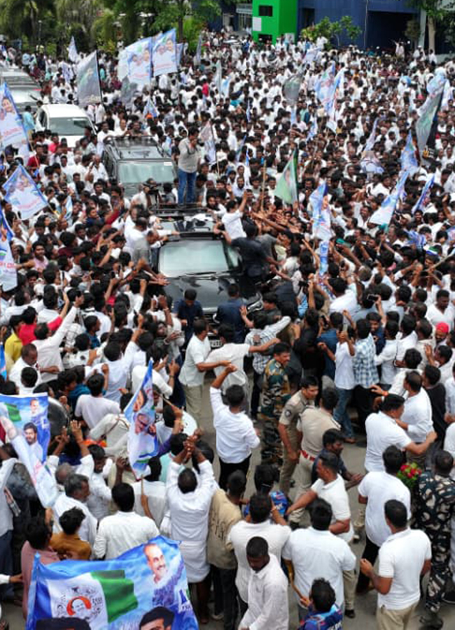 Massive Crowd For YS Jagan Kurnool Tour HD Photos16