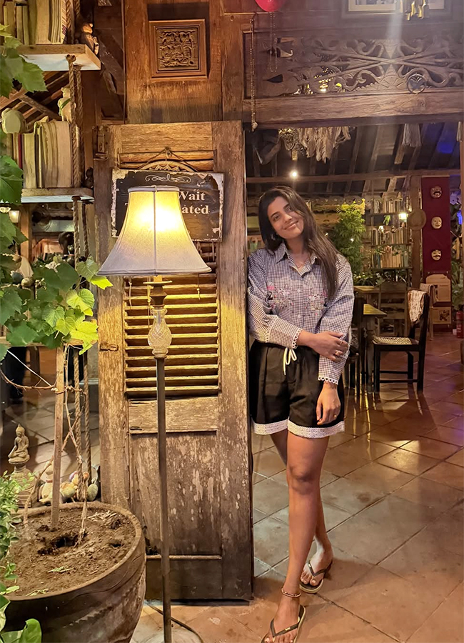 Actress Aishwarya Rajesh Enjoy Trip Viral Photos8