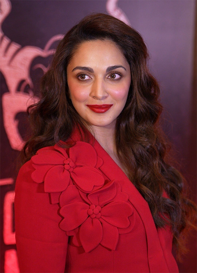 Kiara Advani At Toxic Movie Mumbai Music Launch10