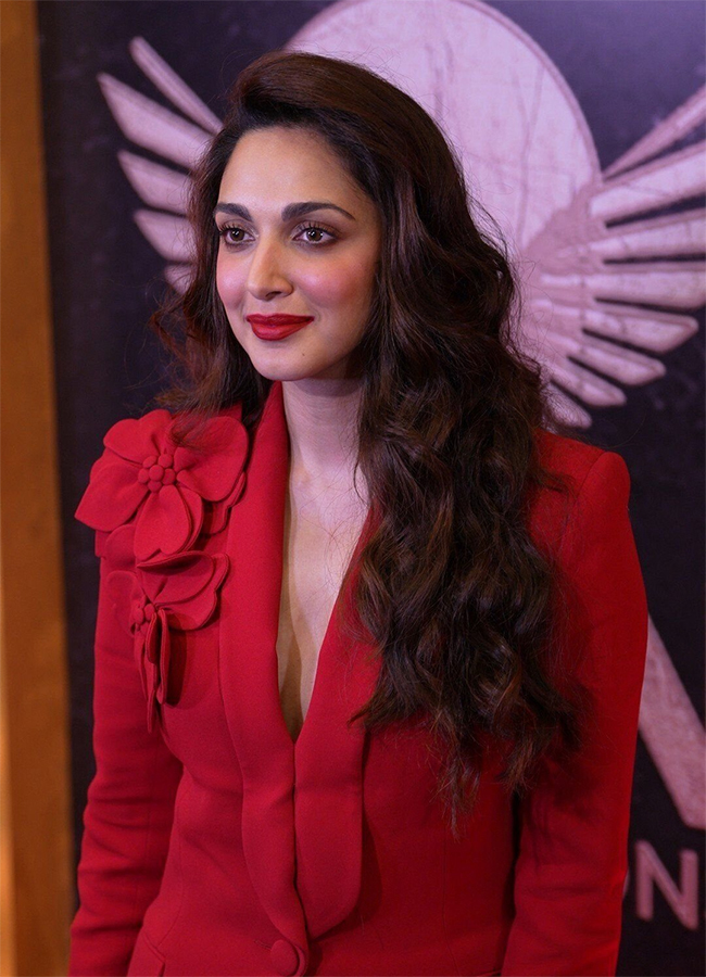 Kiara Advani At Toxic Movie Mumbai Music Launch11