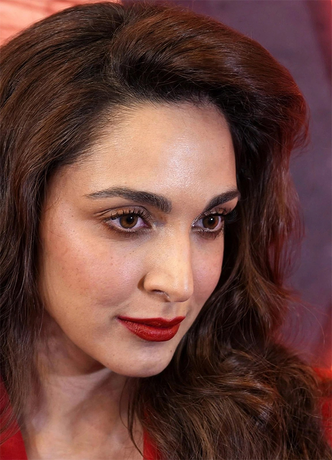 Kiara Advani At Toxic Movie Mumbai Music Launch15