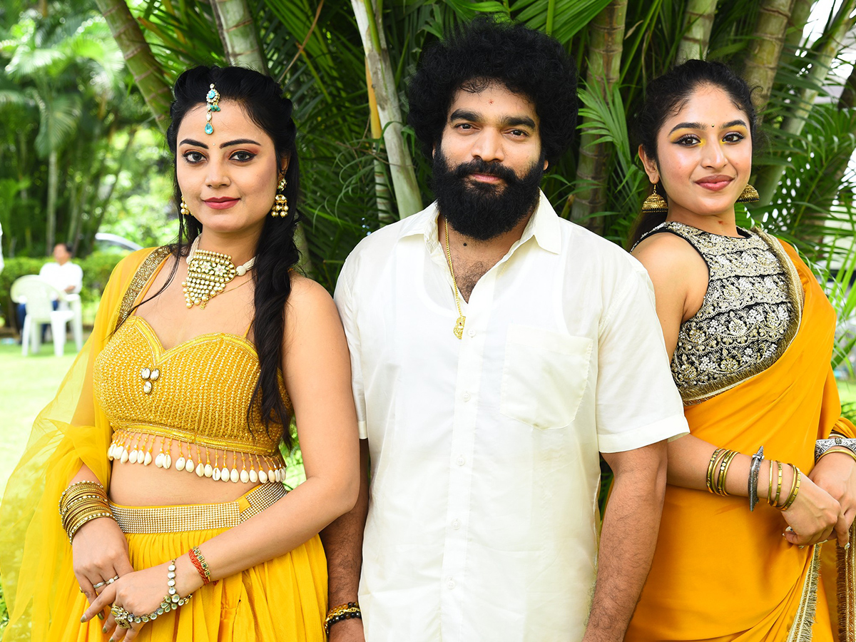 Tholisaari Mimmalni Chusindhi Modhalu Movie Opening3