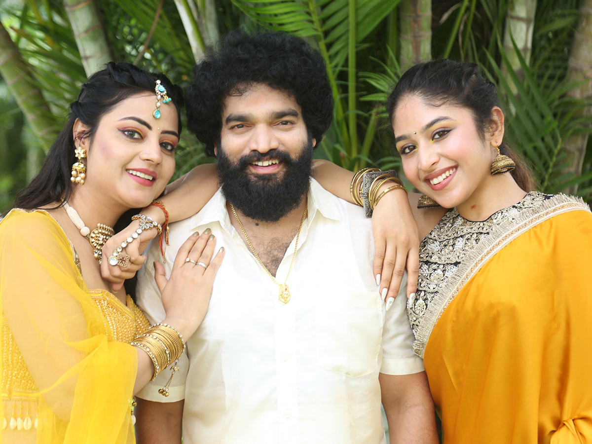 Tholisaari Mimmalni Chusindhi Modhalu Movie Opening5