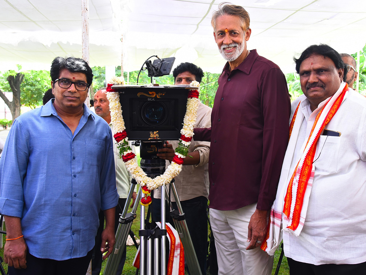 Tholisaari Mimmalni Chusindhi Modhalu Movie Opening7