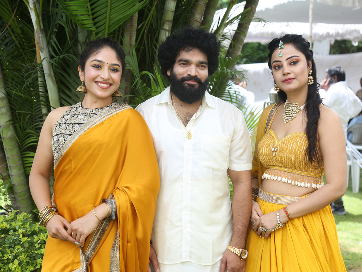 Tholisaari Mimmalni Chusindhi Modhalu Movie Opening9