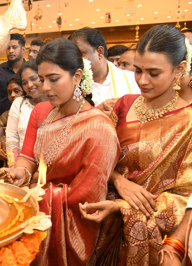Aishwarya Rajesh and Hebah Patel create a buzz in Adilabad10