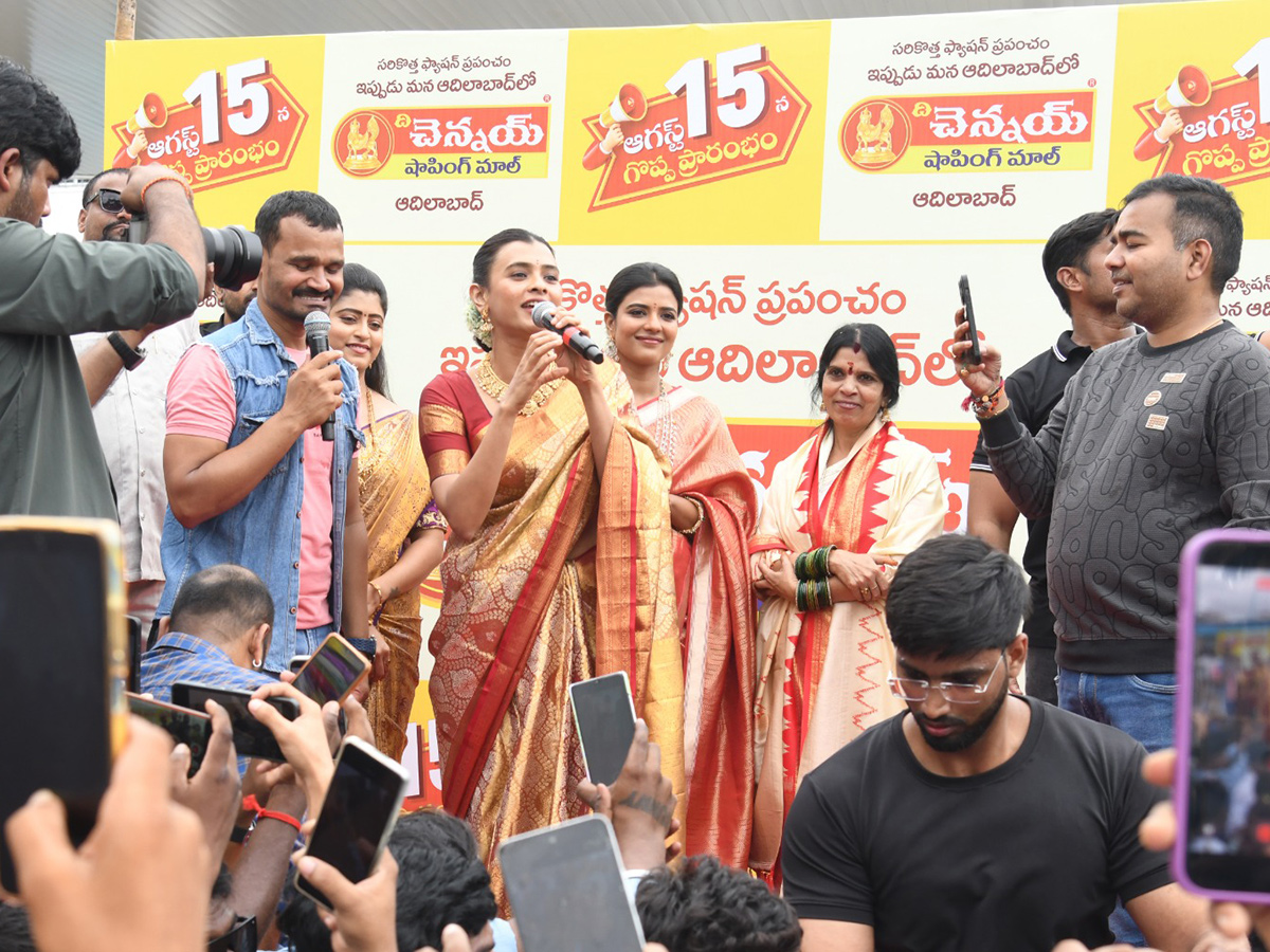 Aishwarya Rajesh and Hebah Patel create a buzz in Adilabad14