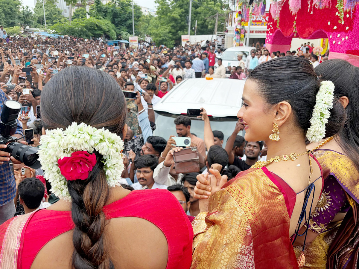 Aishwarya Rajesh and Hebah Patel create a buzz in Adilabad16