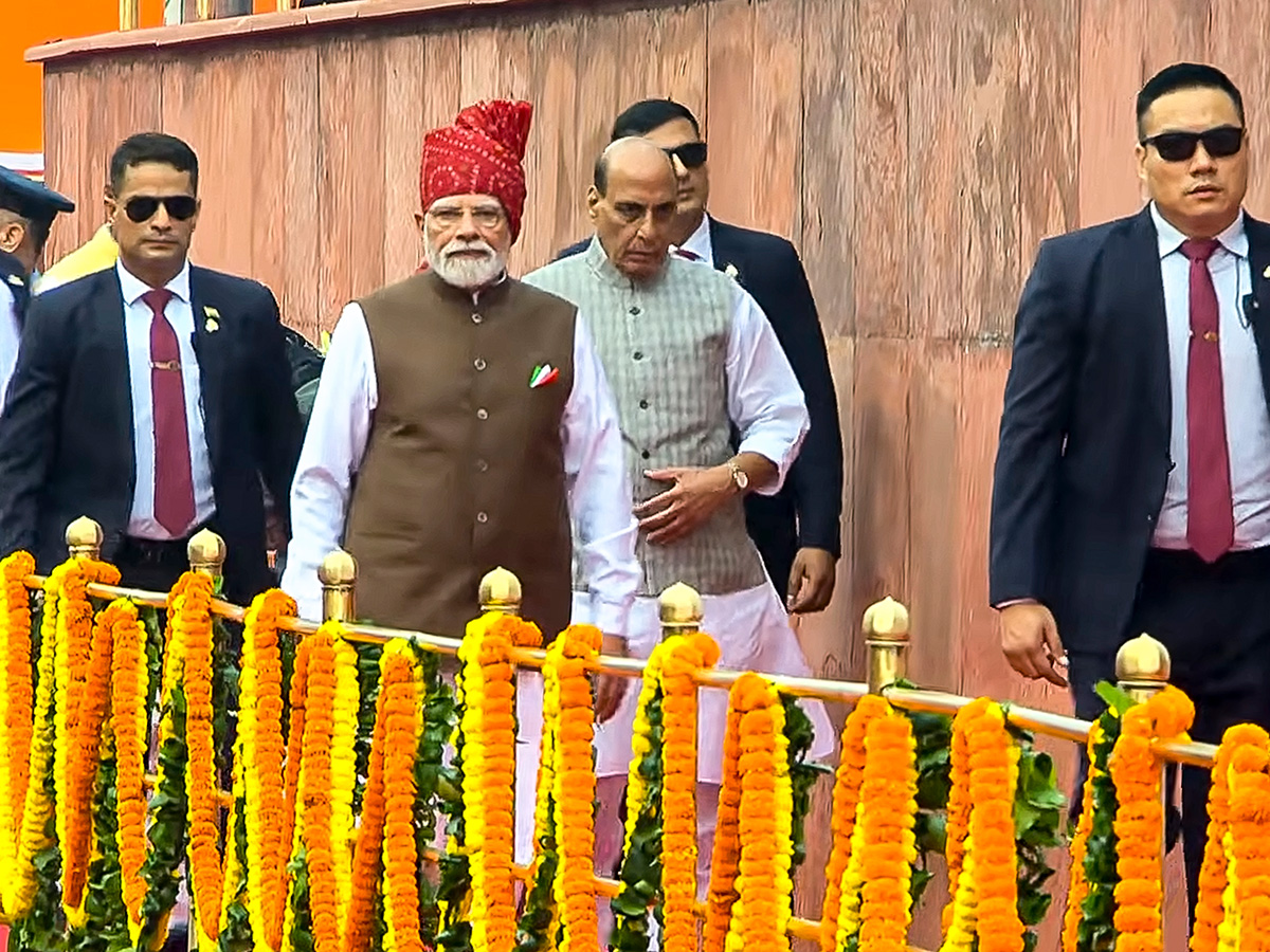 Independence Day 2026: Modi's Gen Z Connect, Vande Mataram Moments Photos10