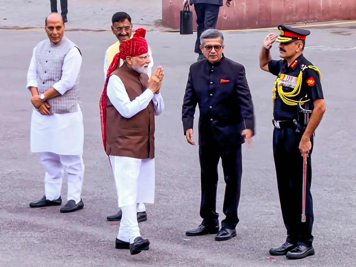 Independence Day 2026: Modi's Gen Z Connect, Vande Mataram Moments Photos15
