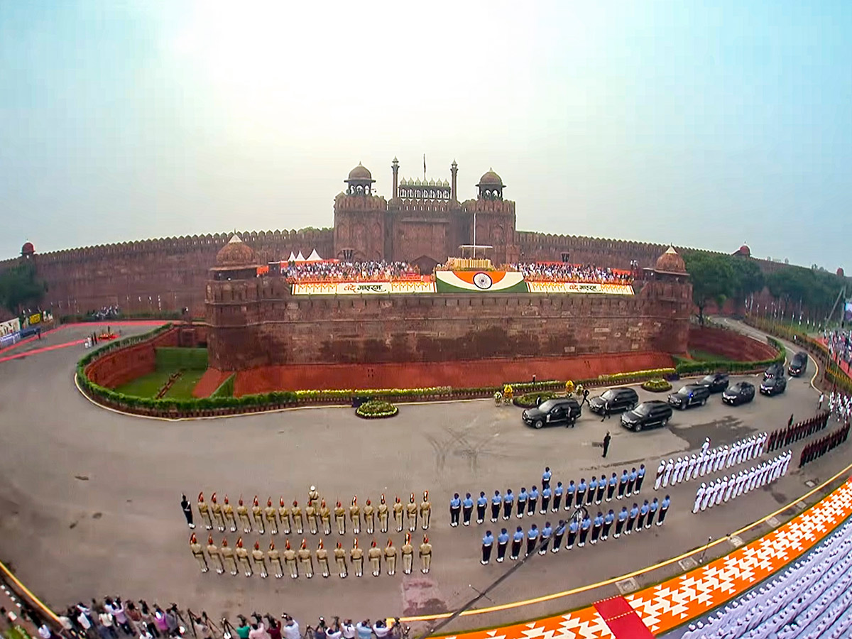 Independence Day 2026: Modi's Gen Z Connect, Vande Mataram Moments Photos18