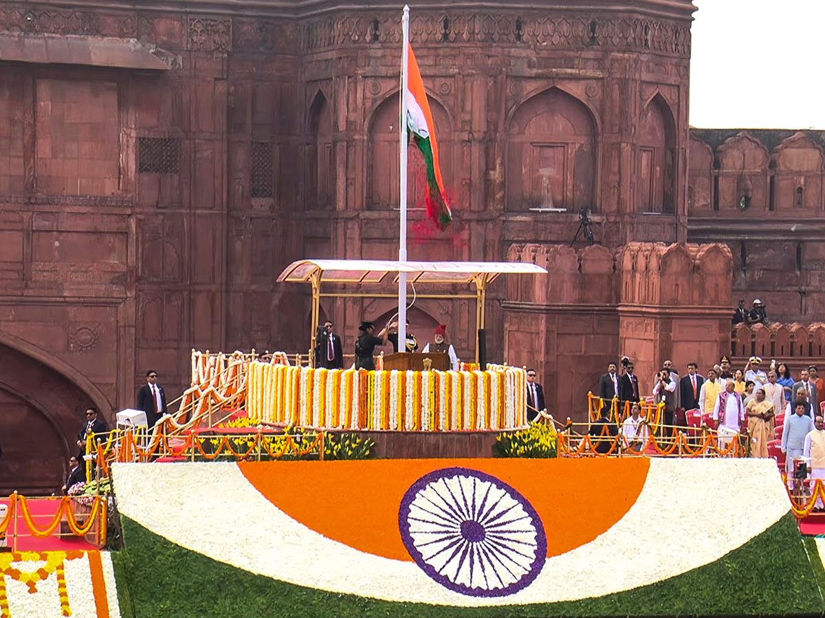 Independence Day 2026: Modi's Gen Z Connect, Vande Mataram Moments Photos2