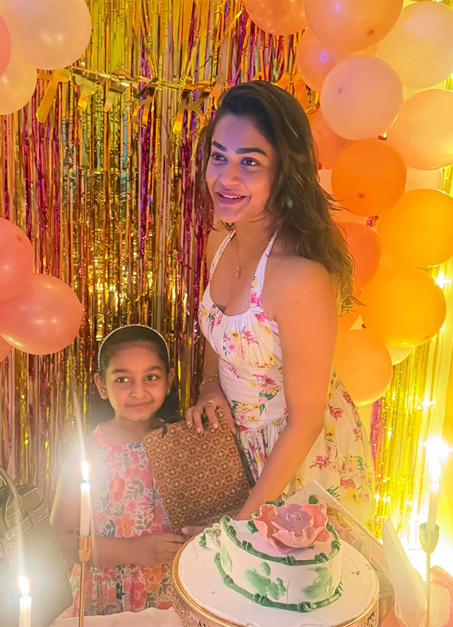Payal Radhakrishna birthday celebration viral photos15