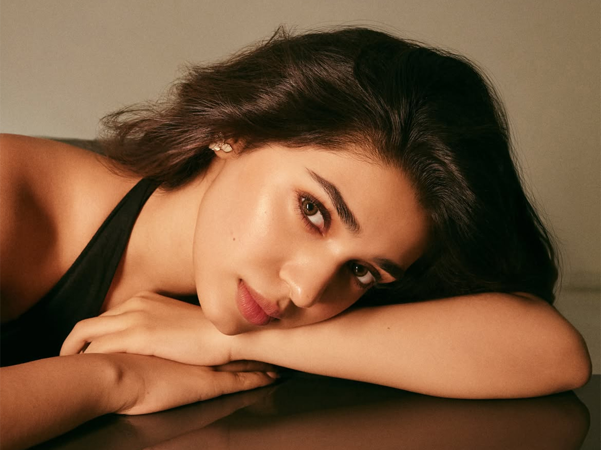 Tollywood Actress Krithi Shetty Black Dress Viral Photos2