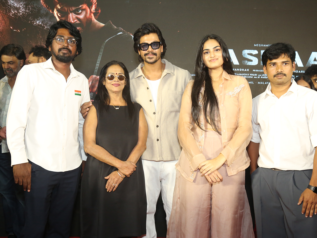 Aasmaan Movie First Look Motion Poster Launch Event 1