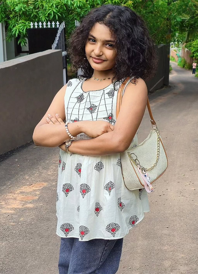 Irumudi Child Artist Baby Nakshathra Trending Photos10