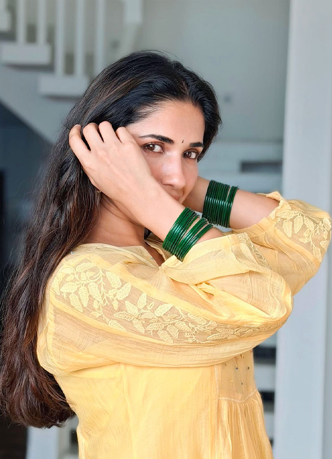 The Hit Movie Heroine Stunning Looks Photos7
