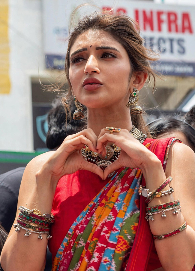 Actress Sreeleela Creates a buzz in Uppal Hyderabad10