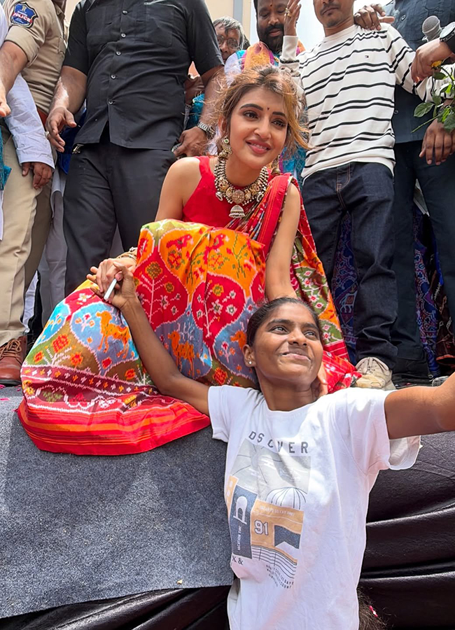 Actress Sreeleela Creates a buzz in Uppal Hyderabad13