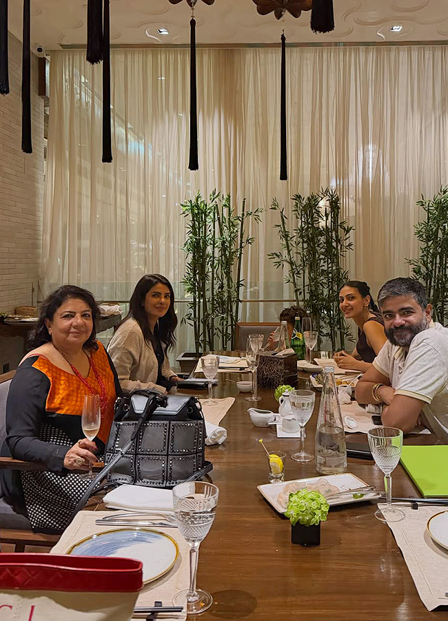 Priyanka Chopra Enjoys Quality Time with Family Photos6