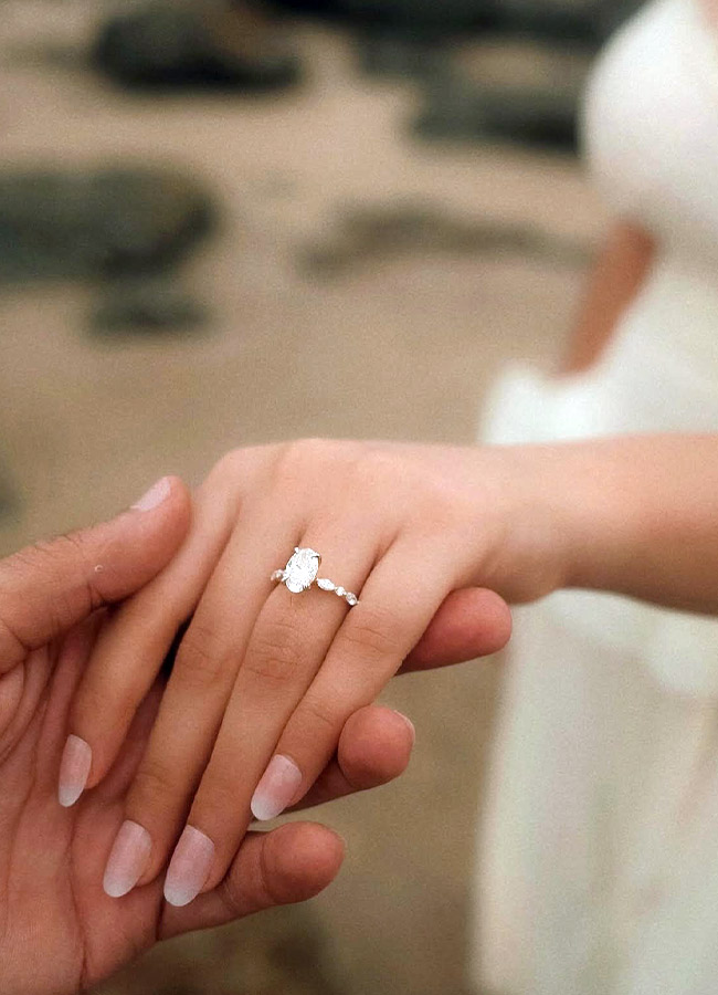 Actress Ayesha Khan Gets Engaged Photos3