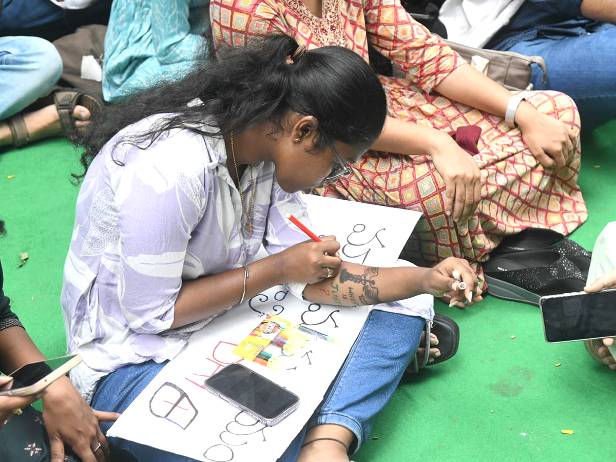 Junior Doctors Protest In Visakhapatnam HD Photos12