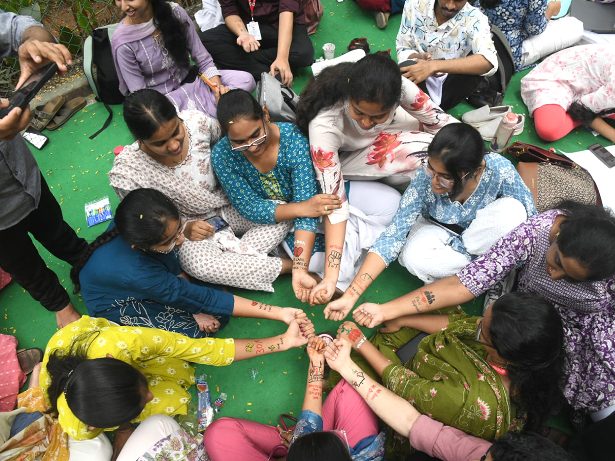 Junior Doctors Protest In Visakhapatnam HD Photos2