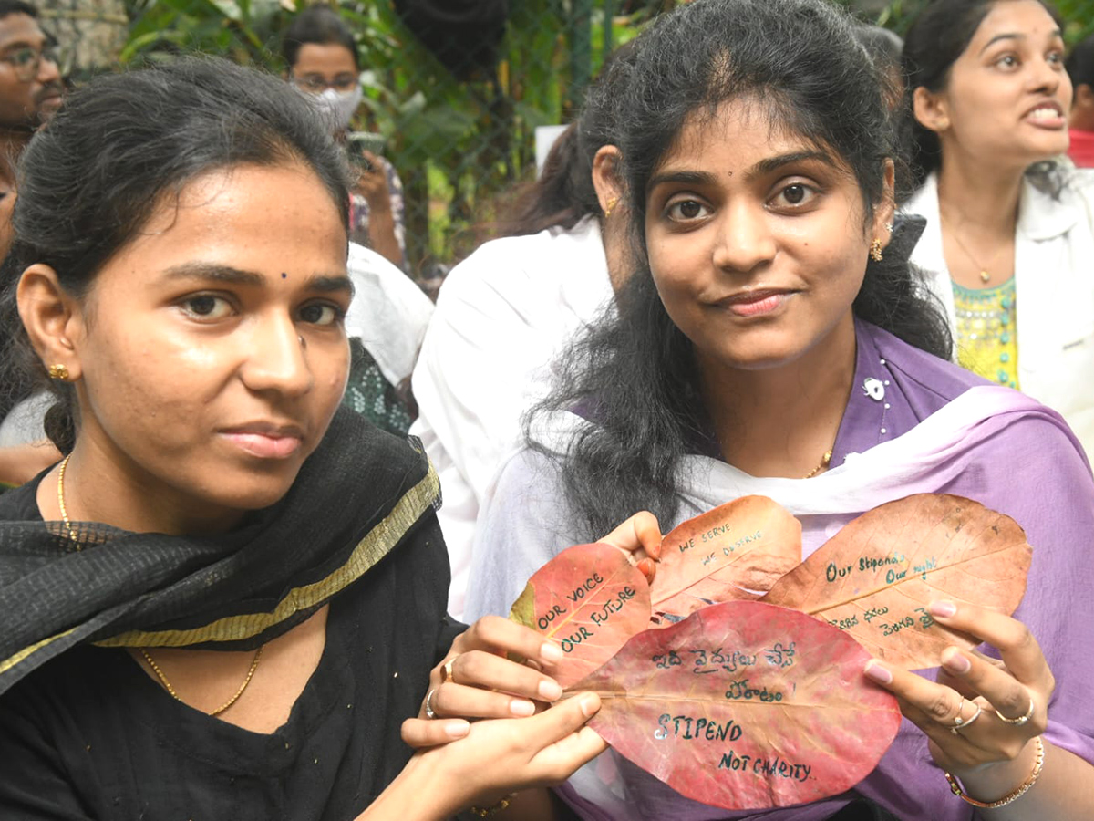 Junior Doctors Protest In Visakhapatnam HD Photos3