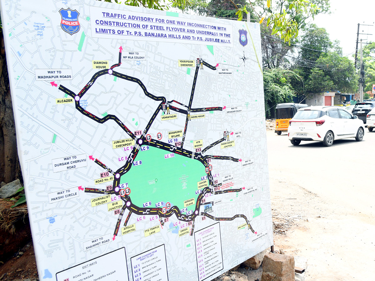 KBR Traffic Trap Commuters Left Confused and Stranded Photos10