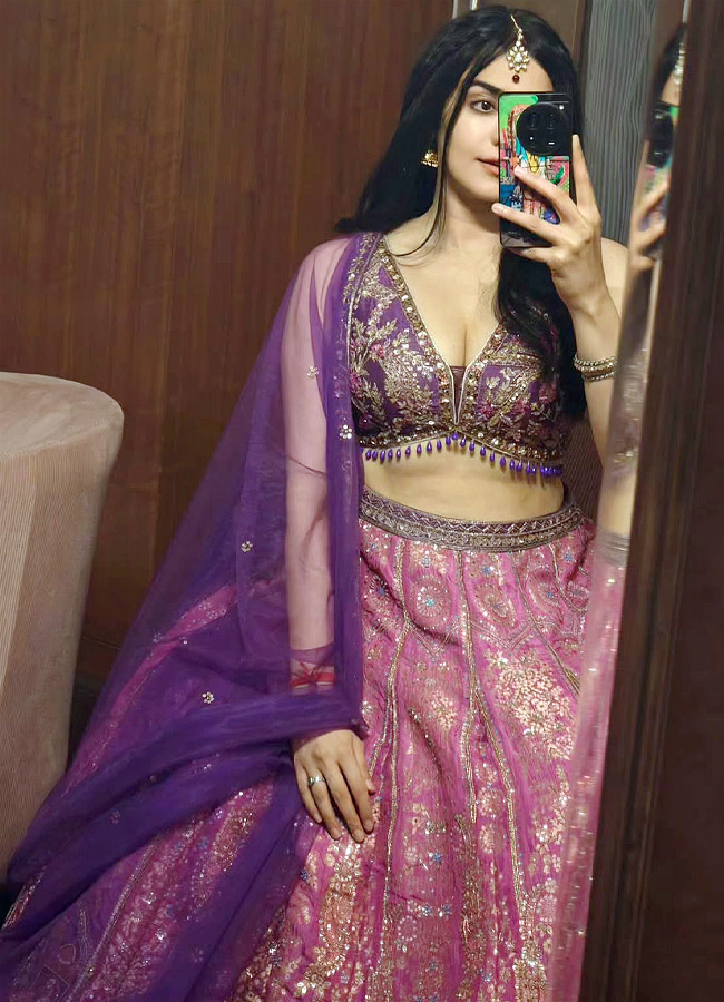 Adah Sharma Shines in Traditional Attire Photos3