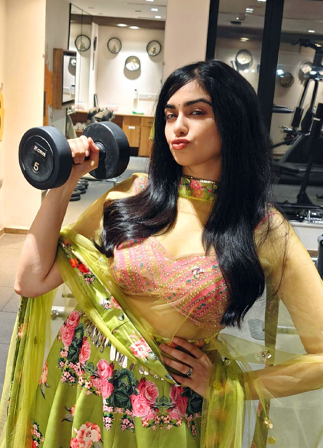 Adah Sharma Shines in Traditional Attire Photos5